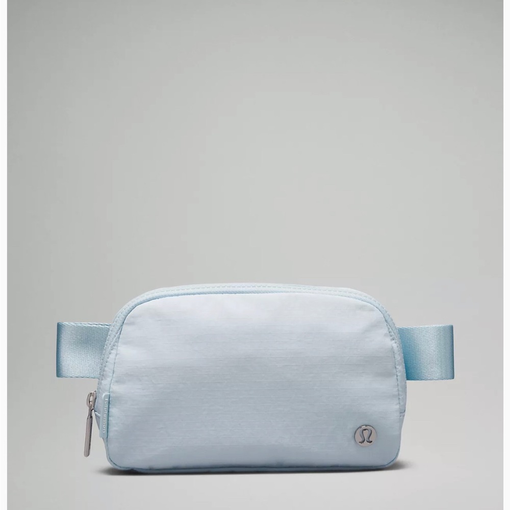 Lululemon brand new with tags Everywhere Belt Bag 1L